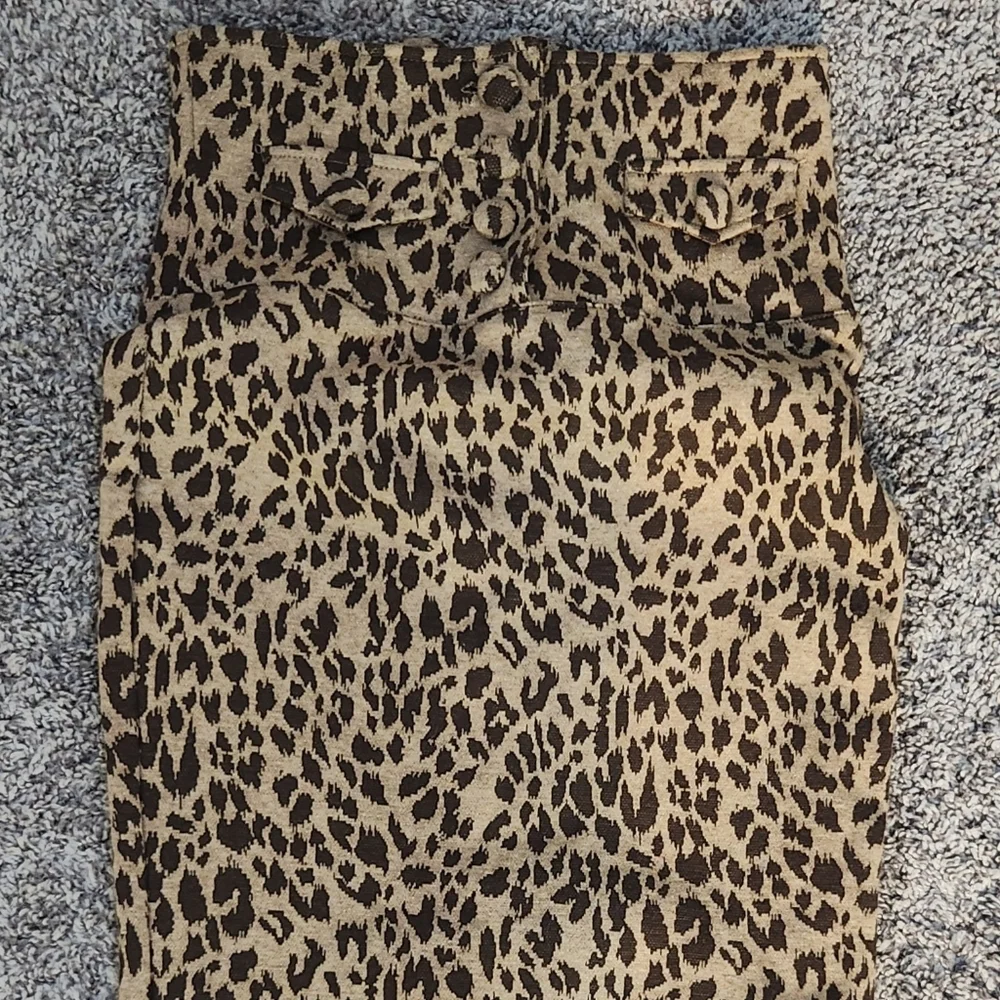 High Waist, Leopard, Knee length Bodycon Button Waisted skirt, size small - Picture 1 of 2